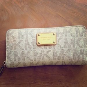 Michael Kors wallet